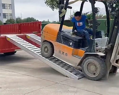 长治铝合金梯子的安全问题必须高度重视